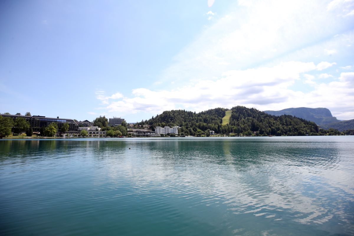 Bledsko Jezero U Sloveniji: Omiljena Destinacija Brojnih Turista