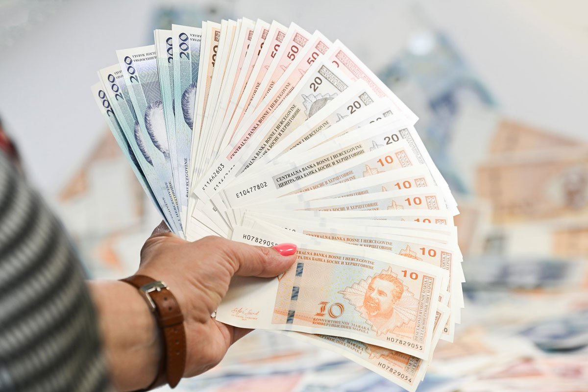 Koliko novca treba imati "sa strane": Jedna cifra posebno je važna u BiH
