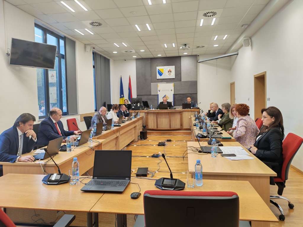 Ćazim Serhatlić imenovan je za glavnog tužioca Brčko distrikta BiH Ćazim Serhatlić imenovan je za glavnog tužioca Brčko distrikta BiH