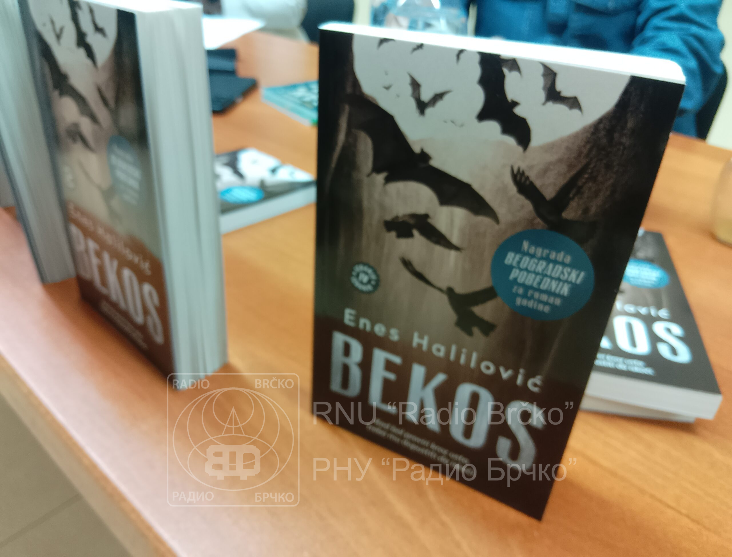 Brčko: Književnik Enes Halilović sinoć predstavio svoja djela domaćoj publici
